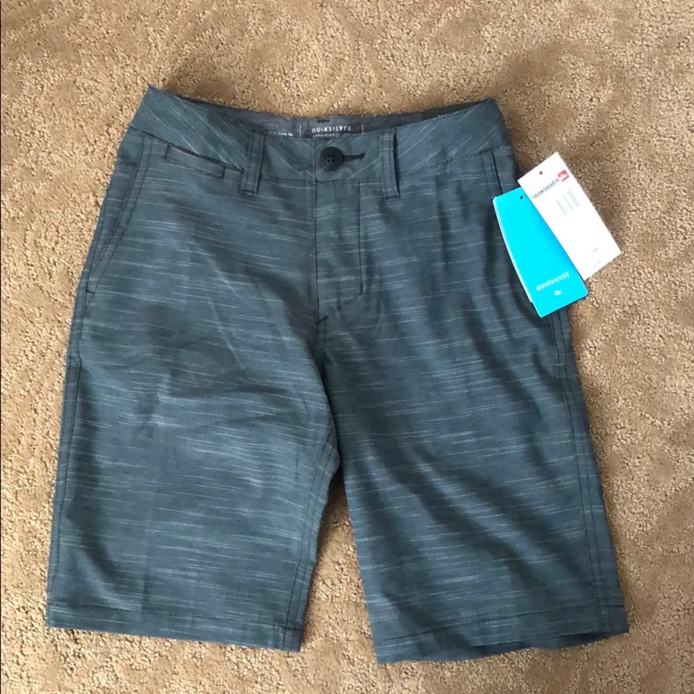 Boys quicksilver shorts new w/tags